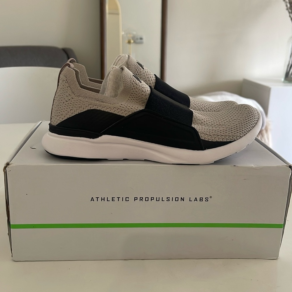 APL Women’s Tech Bliss Size 5